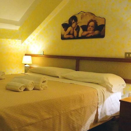 Hotel Cristallo 阿塞尔吉 外观 照片