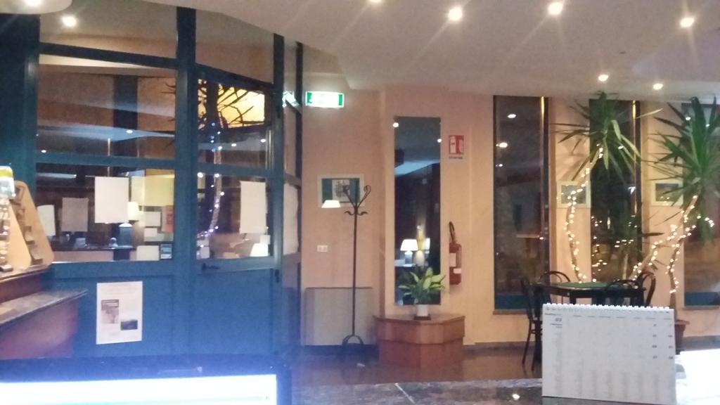 Hotel Cristallo 阿塞尔吉 外观 照片