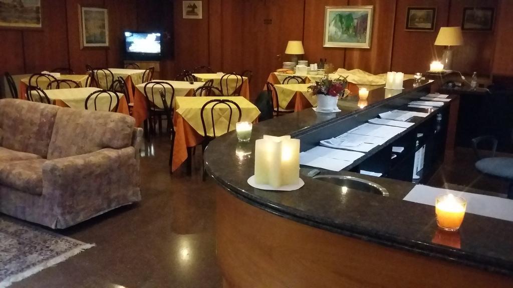 Hotel Cristallo 阿塞尔吉 外观 照片