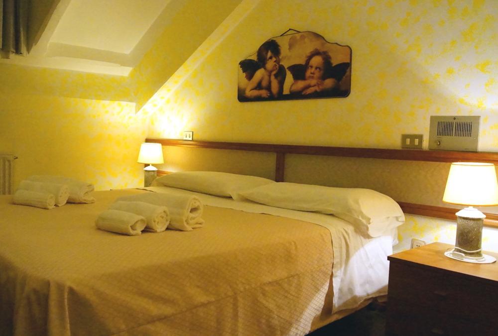 Hotel Cristallo 阿塞尔吉 外观 照片