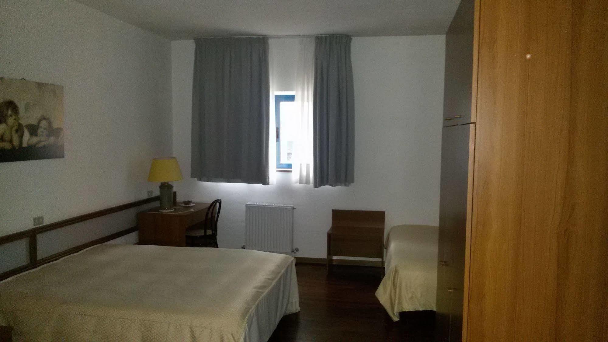 Hotel Cristallo 阿塞尔吉 外观 照片
